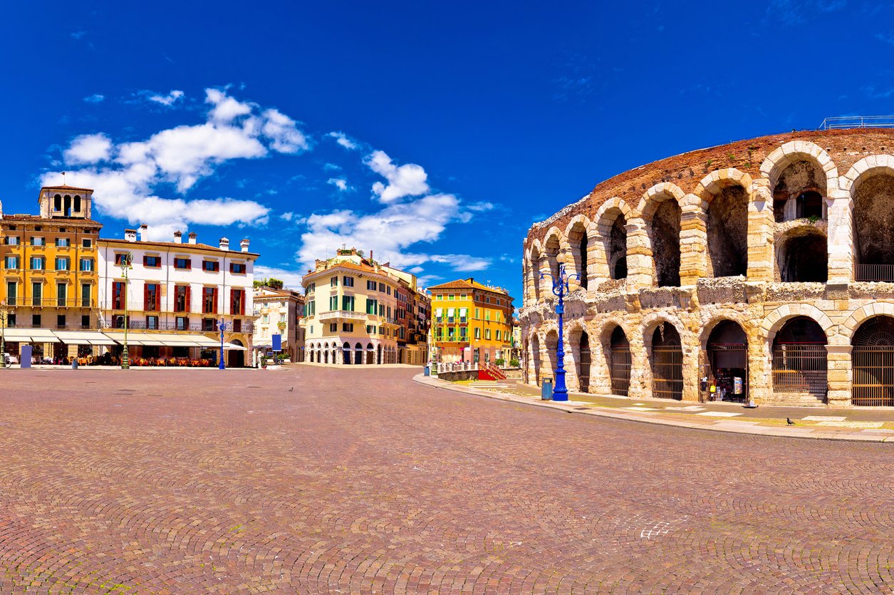 Amphithéâtre romain Arena di Verona et Piazza Bra 